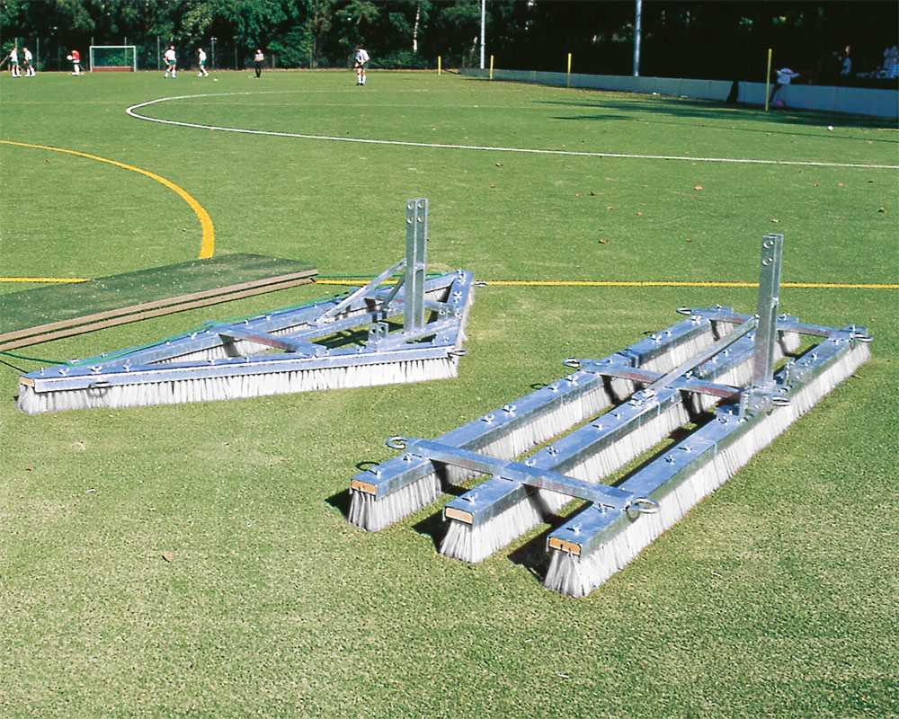 Brush Starmaster for Synthetic Turf with Sand Infill